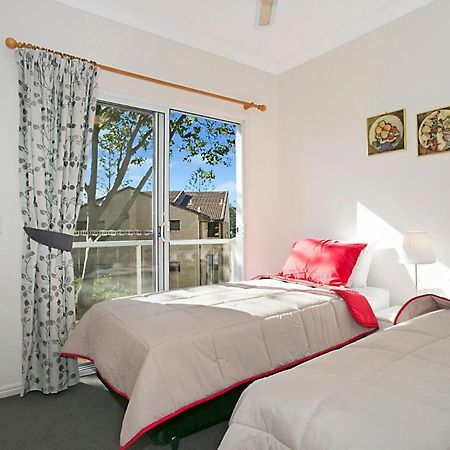Harmony - A Desirable Area In Broadbeach Apartment Гоулд Коуст Екстериор снимка