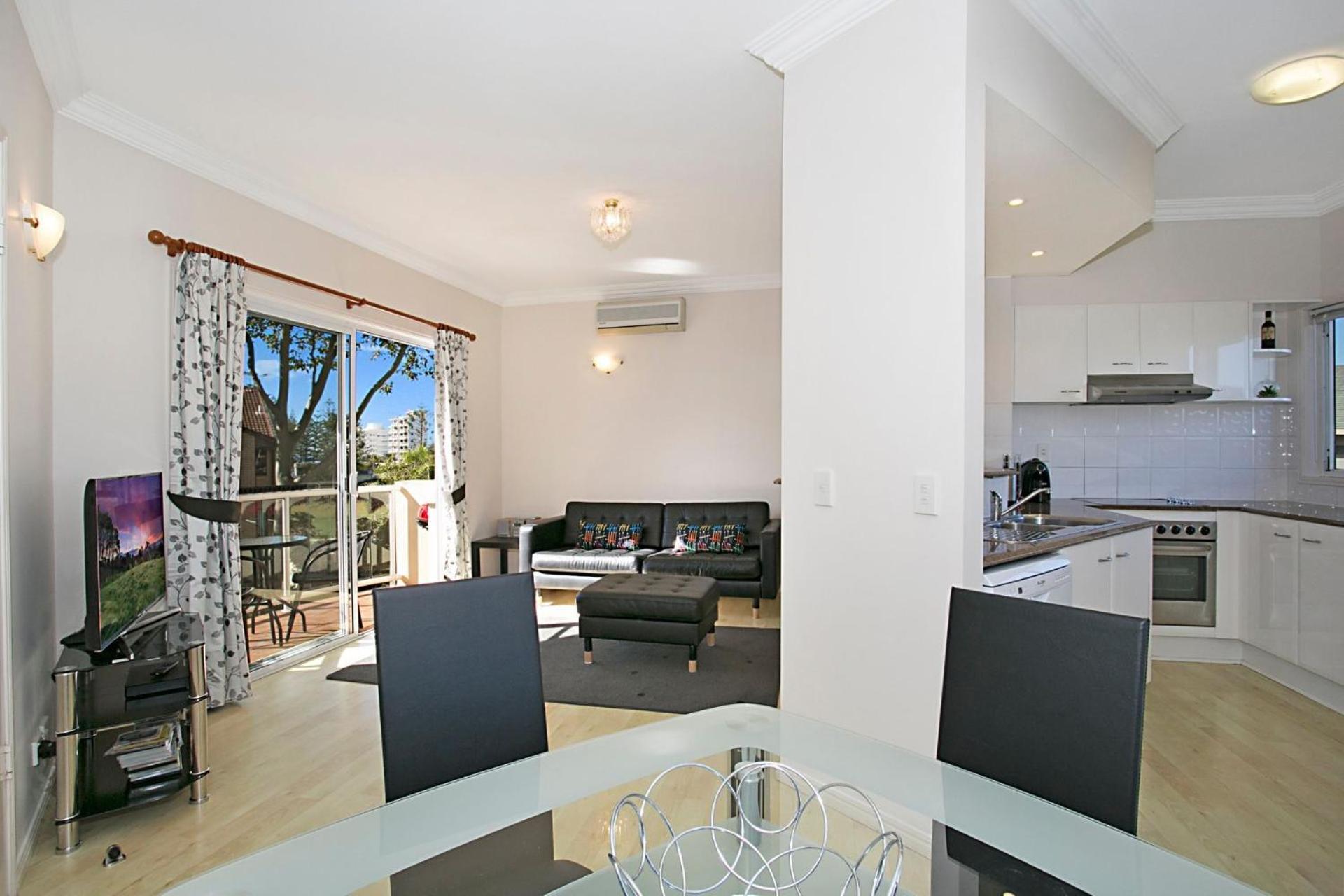 Harmony - A Desirable Area In Broadbeach Apartment Гоулд Коуст Екстериор снимка